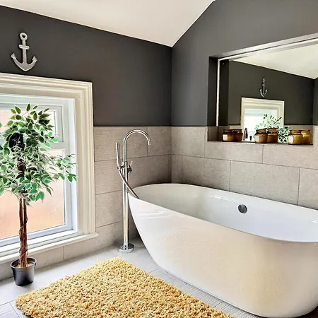 Victoria With Free Parking Apartment Scarborough