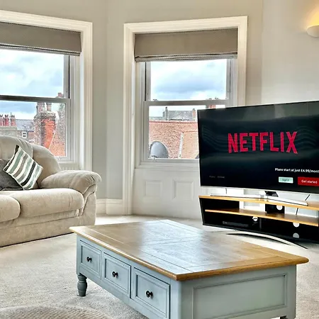 Victoria With Free Parking Apartment Scarborough