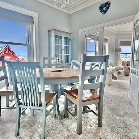 Victoria With Free Parking * Scarborough