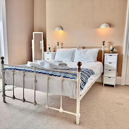 Victoria With Free Parking