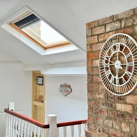 Apartment Victoria With Free Parking