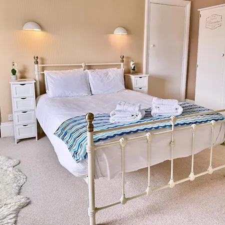 Victoria With Free Parking * Scarborough