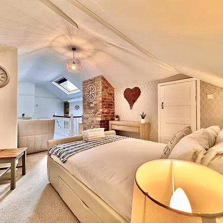 Victoria With Free Parking Apartamento