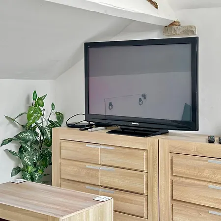 Apartment Victoria With Free Parking