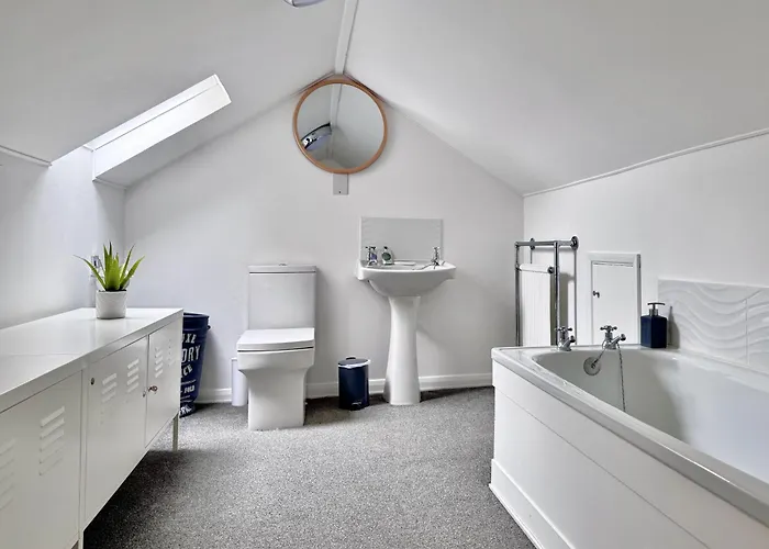 Victoria With Free Parking 公寓 *