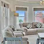 Victoria With Free Parking Apartment *