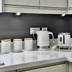 Apartment Victoria With Free Parking Scarborough